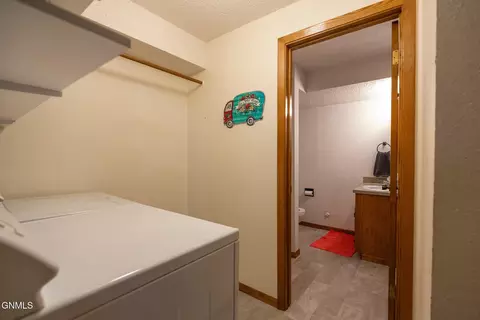 109 Brandon Dr, Bismarck, ND 58503 photo 53