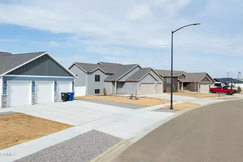 View/Area - 3427 Shamrock, Dickinson, ND 58601 photo 1 of 14