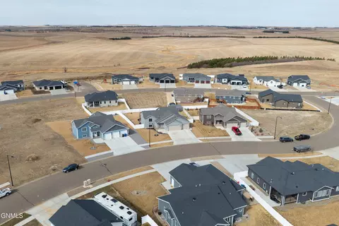 View/Area - 3427 Shamrock, Dickinson, ND 58601 photo 7 of 14