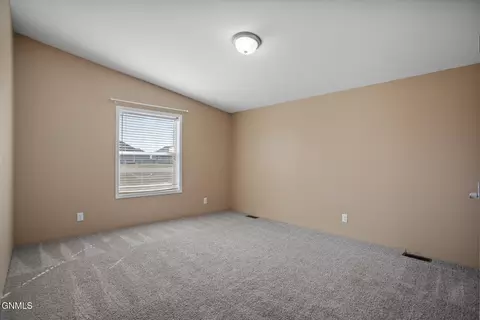 5611 Stoneview Ave, Williston, ND 58801 photo 22