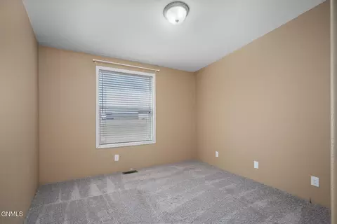 5611 Stoneview Ave, Williston, ND 58801 photo 25