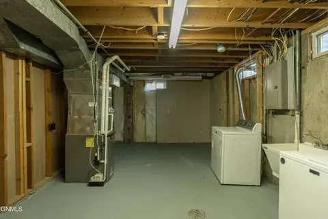 2218 E D Ave, Bismarck, ND 58501 photo 36