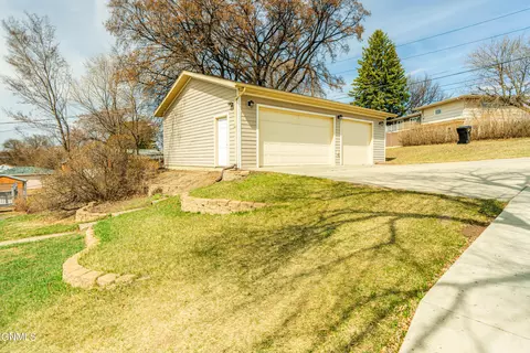 2218 E D Ave, Bismarck, ND 58501 photo 56
