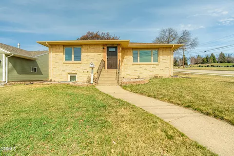 2218 E D Ave, Bismarck, ND 58501 photo 59