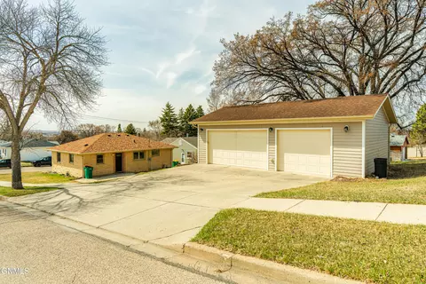 2218 E D Ave, Bismarck, ND 58501 photo 54