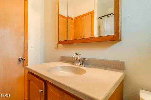 2218 E D Ave, Bismarck, ND 58501 photo 25