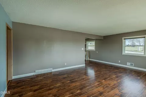 2218 E D Ave, Bismarck, ND 58501 photo 8