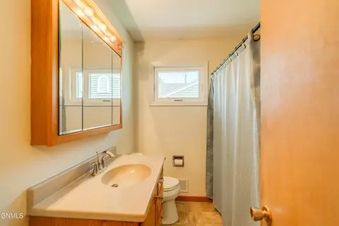 2218 E D Ave, Bismarck, ND 58501 photo 23