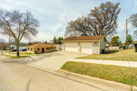 2218 E D Ave, Bismarck, ND 58501 photo 53