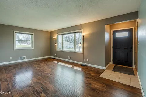 2218 E D Ave, Bismarck, ND 58501 photo 6