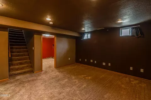 2218 E D Ave, Bismarck, ND 58501 photo 30