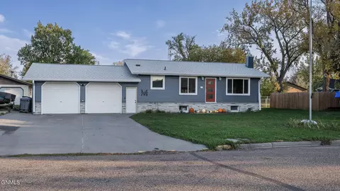 108 Miller Ave, Stanton, ND 58571