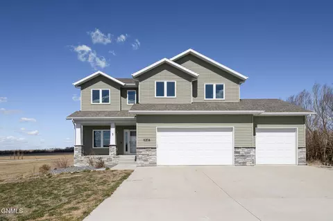 8204 Belmont Ln, Bismarck, ND 58501