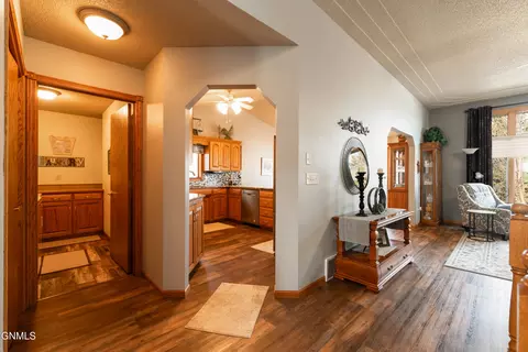 3012 Remuda Dr, Bismarck, ND 58503 photo 9