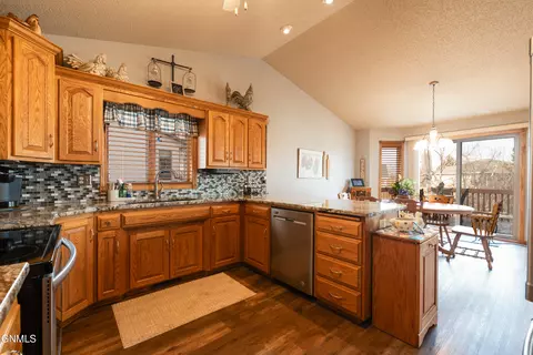 3012 Remuda Dr, Bismarck, ND 58503 photo 11