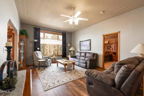 3012 Remuda Dr, Bismarck, ND 58503 photo 8