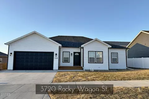 3720 Rocky Wagon St, Williston, ND 58801