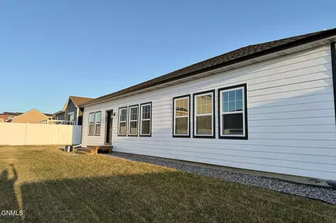 Exterior - 3720 Rocky Wagon St, Williston, ND 58801 photo 3 of 3