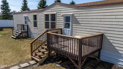 1203 Frontier Trl, Mandan, ND 58554