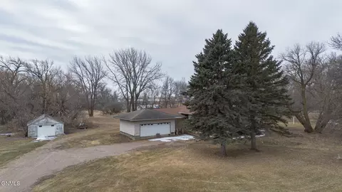 160 Jones Ave, Mchenry, ND 58464 photo 2