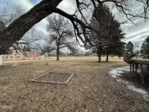 160 Jones Ave, Mchenry, ND 58464 photo 38