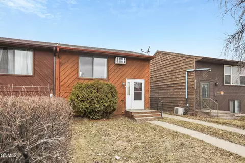 1817 13th Ave W, Williston, ND 58801 photo 2