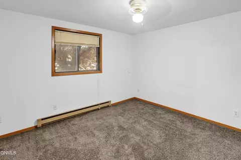 1817 13th Ave W, Williston, ND 58801 photo 10