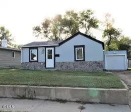 1442 7th St SW, Minot, ND 58701 photo 7