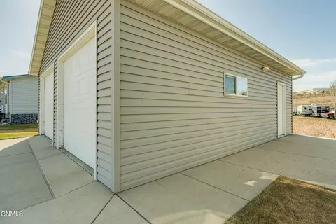 4012 N Valley Loop, Bismarck, ND 58503 photo 49
