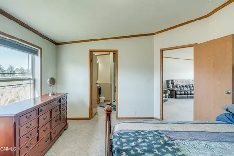 4012 N Valley Loop, Bismarck, ND 58503 photo 21