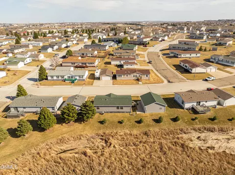 4012 N Valley Loop, Bismarck, ND 58503 photo 67