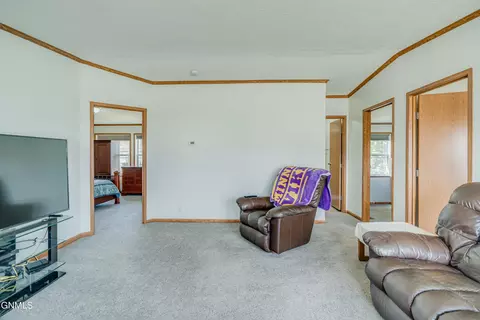 4012 N Valley Loop, Bismarck, ND 58503 photo 14