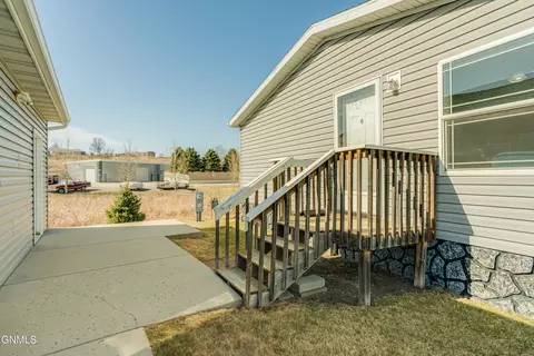 4012 N Valley Loop, Bismarck, ND 58503 photo 50