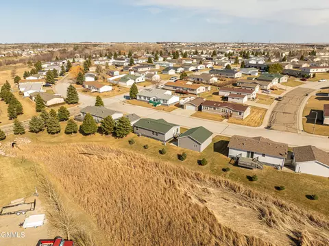 4012 N Valley Loop, Bismarck, ND 58503 photo 68