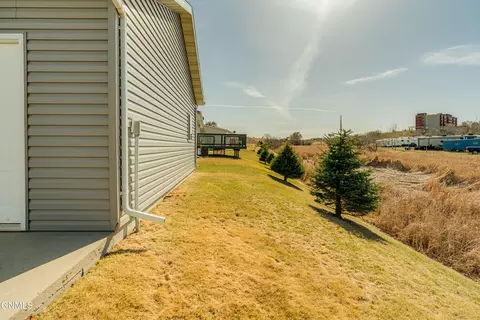 4012 N Valley Loop, Bismarck, ND 58503 photo 51