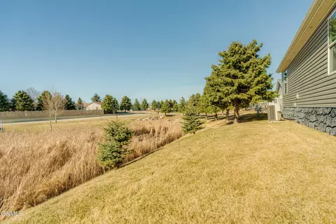 4012 N Valley Loop, Bismarck, ND 58503 photo 54
