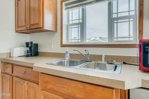 4012 N Valley Loop, Bismarck, ND 58503 photo 8