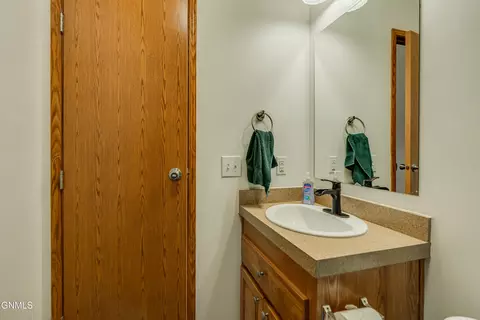 4012 N Valley Loop, Bismarck, ND 58503 photo 32