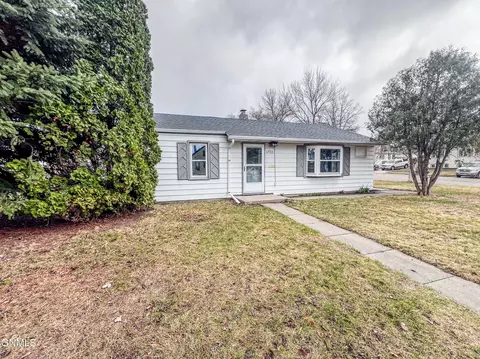 1722 E D Ave, Bismarck, ND 58501 photo 5