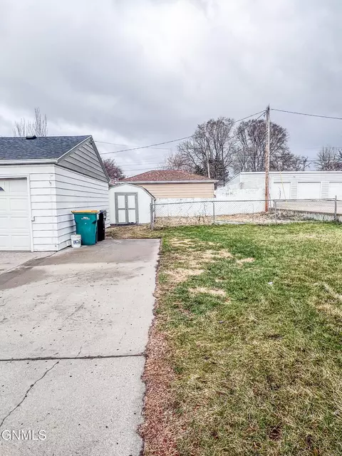 1722 E D Ave, Bismarck, ND 58501 photo 21