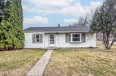 1722 E D Ave, Bismarck, ND 58501 photo 2