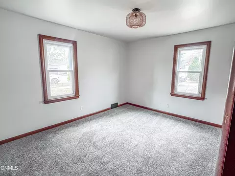 1722 E D Ave, Bismarck, ND 58501 photo 16
