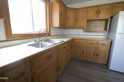 1722 E D Ave, Bismarck, ND 58501 photo 10