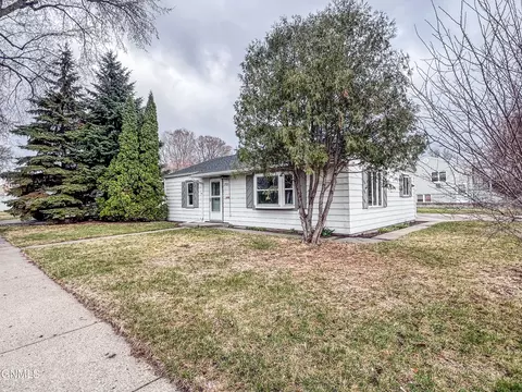 1722 E D Ave, Bismarck, ND 58501