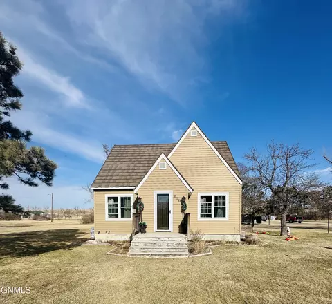 218 Jefferson Ave N, Ypsilanti, ND 58497