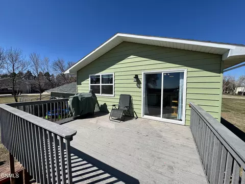 81 68th St E, Williston, ND 58801 photo 31