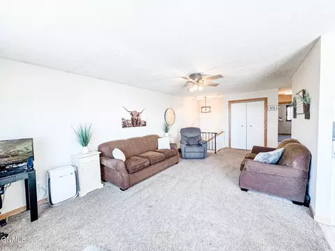 81 68th St E, Williston, ND 58801 photo 8
