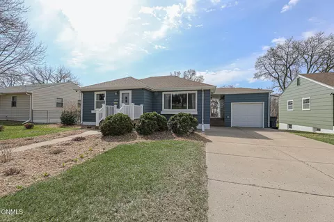 1817 E Ave E, Bismarck, ND 58501