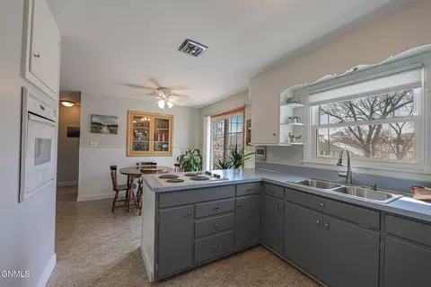 Kitchen - 1817 E Ave E, Bismarck, ND 58501 photo 4 of 5
