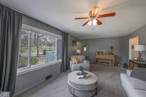 Living - 1817 E Ave E, Bismarck, ND 58501 photo 3 of 4